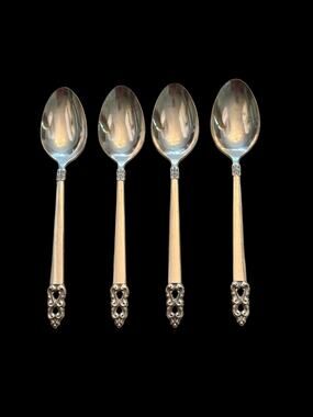 1847 Rogers Bros KING FREDERIK Vintage Royal Empress 4 Tea Spoons